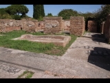 08484 ostia - regio v - insula iii - caseggiato dei lottatori (v,iii,1) (haus der ringer) - perystilium - bli ri osten.jpg